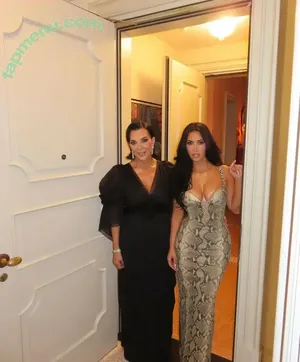 Kim Kardashian / KimKardashian / kim_kardashian nude photo #6024