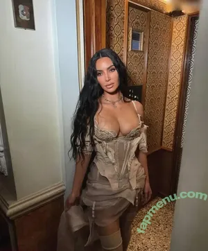 Kim Kardashian / KimKardashian / kim_kardashian nude photo #6032