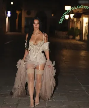 Kim Kardashian / KimKardashian / kim_kardashian nude photo #6037