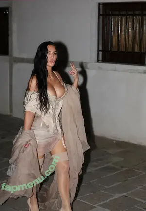 Kim Kardashian / KimKardashian / kim_kardashian nude photo #6046