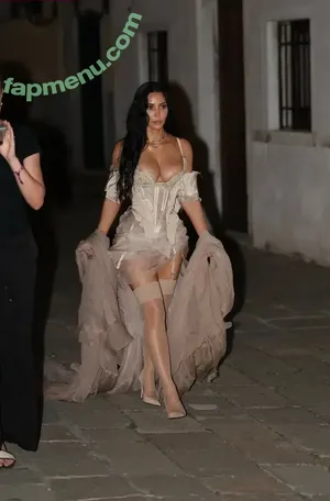 Kim Kardashian / KimKardashian / kim_kardashian nude photo #6051
