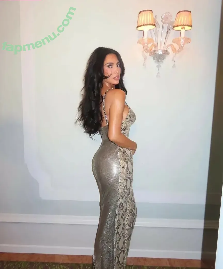 Kim Kardashian nude photo #6016 (KimKardashian / kim_kardashian)