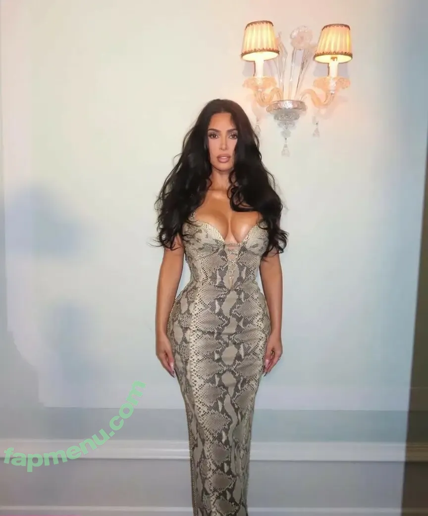 Kim Kardashian nude photo #6020 (KimKardashian / kim_kardashian)