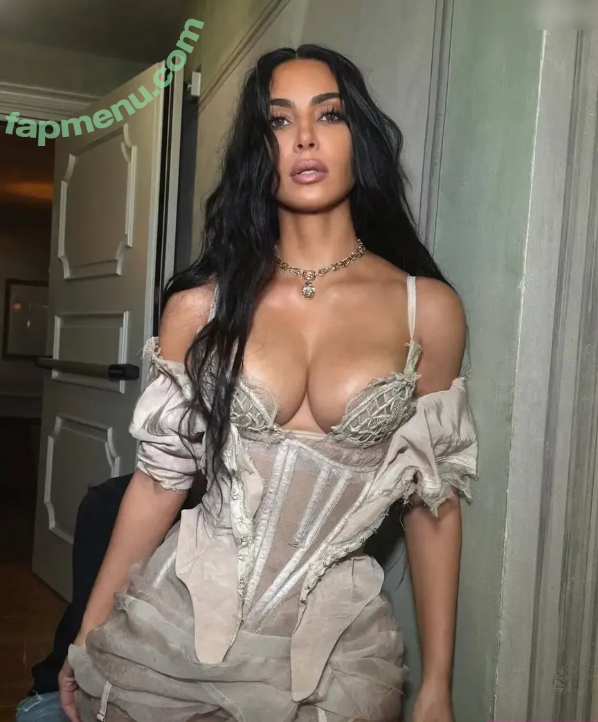 Kim Kardashian nude photo #6031 (KimKardashian / kim_kardashian)
