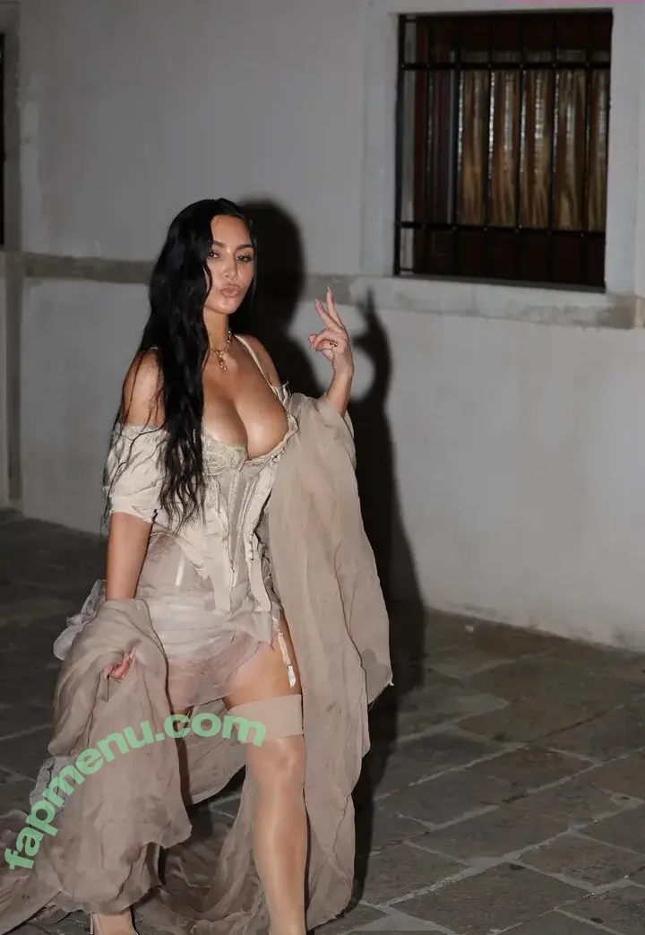 Kim Kardashian nude photo #6044 (KimKardashian / kim_kardashian)