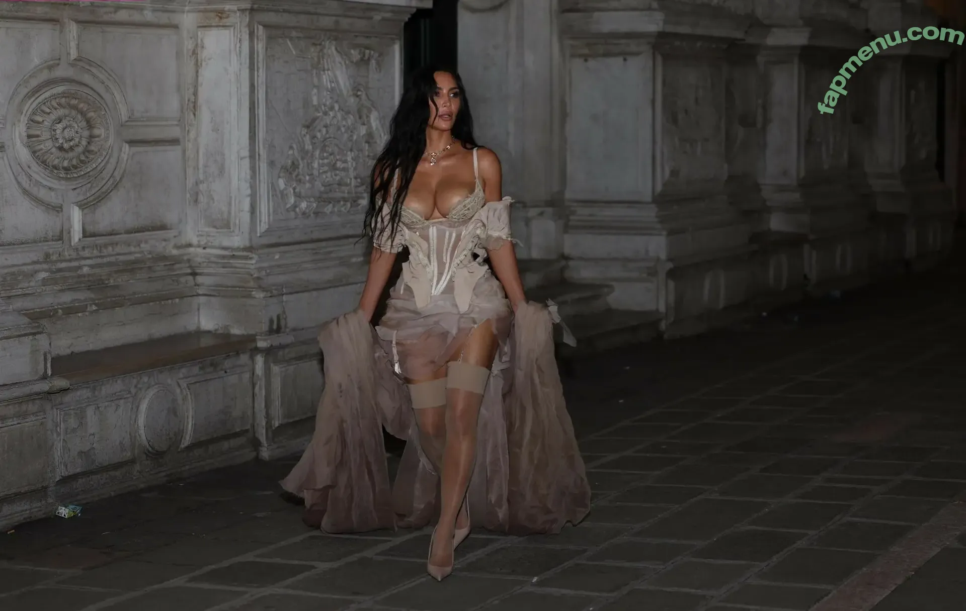 Kim Kardashian nude photo #6047 (KimKardashian / kim_kardashian)