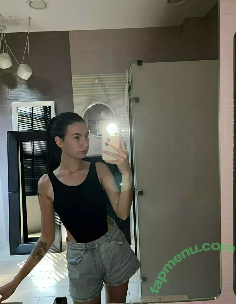 Kim Moor nude photo #0200 (_HornyBaby_ / kim_moor / kimberlinajm)