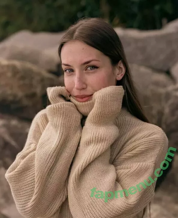 Kim Moor nude photo #0318 (_HornyBaby_ / kim_moor / kimberlinajm)