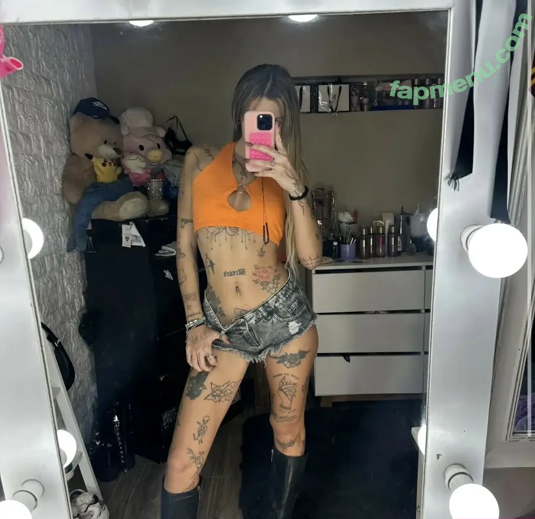 kinky.sina nude photo #0008 (bertram.sinaa)