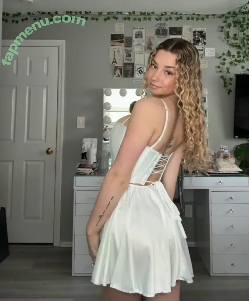 Kira Pregiato nude photo #0030 (kirapregiato)
