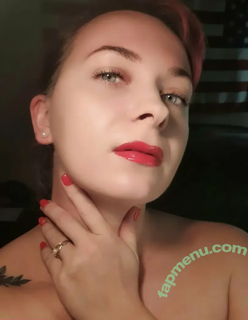 kira.rainbow nude photo #0003 (mrskirarainbow)