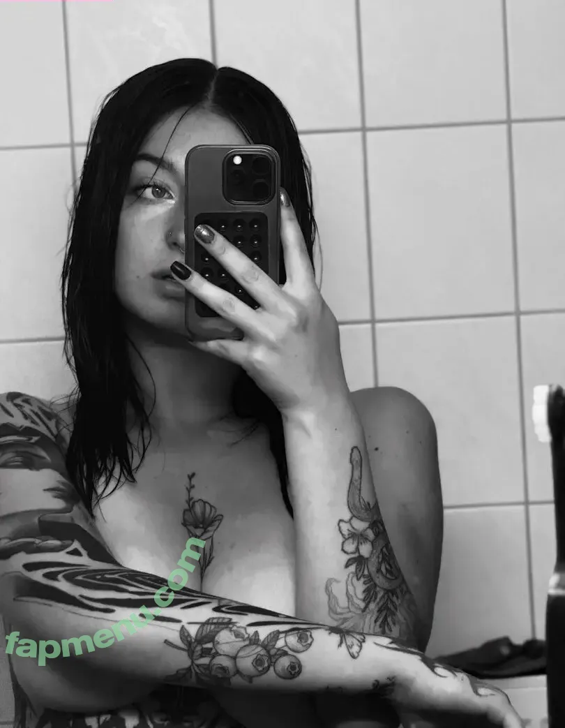 Kiras_note nude photo #0017 (Namiiii_Swaaaan / kirajulie)