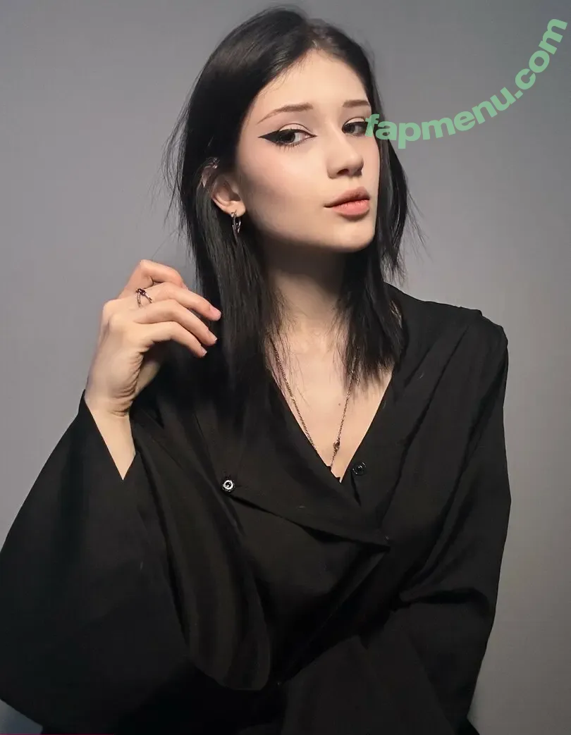 kiravampi nude photo #0025 (kiravampp)