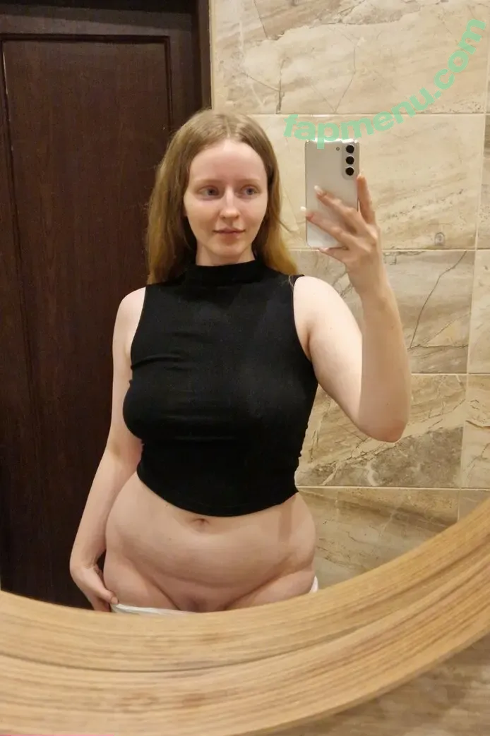 KissMyHips nude photo #0227 (Curvy Emily)