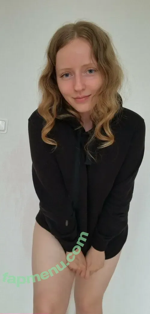 KissMyHips nude photo #0306 (Curvy Emily)
