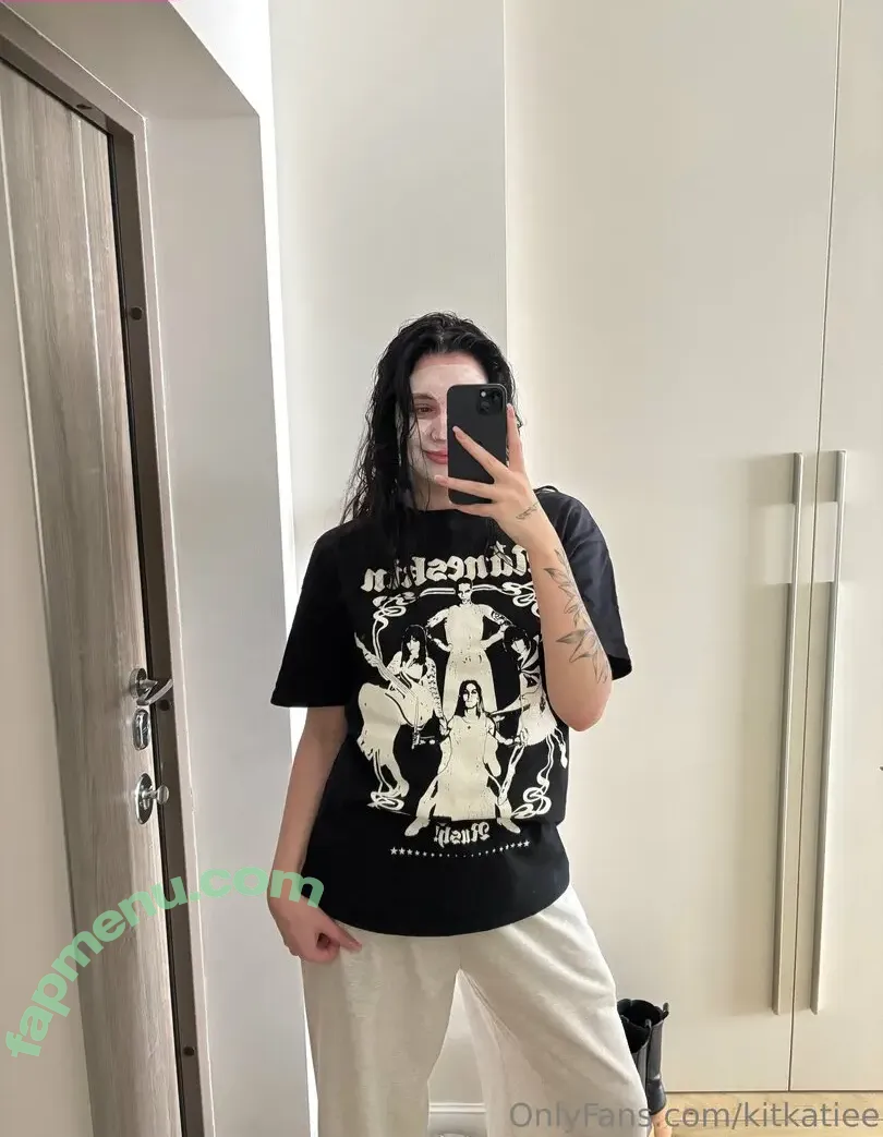 kitkatiee nude photo #0025 (kitkatieee)