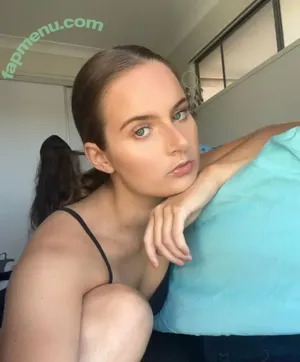 Kitty Liz / kirraelliott20 / kittyliz20 nude photo #0001