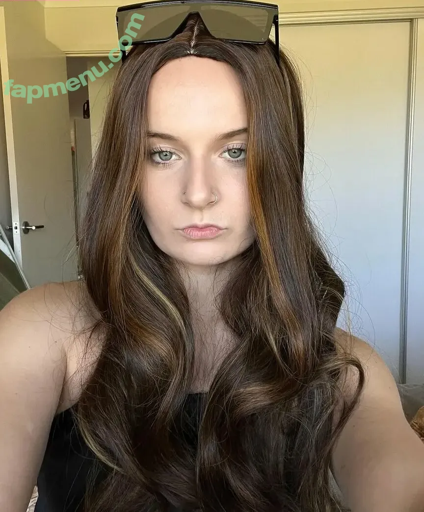 Kitty Liz nude photo #0031 (kirraelliott20 / kittyliz20)