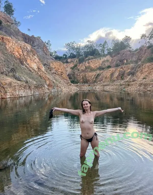 Kitty Liz nude photo #0040 (kirraelliott20 / kittyliz20)
