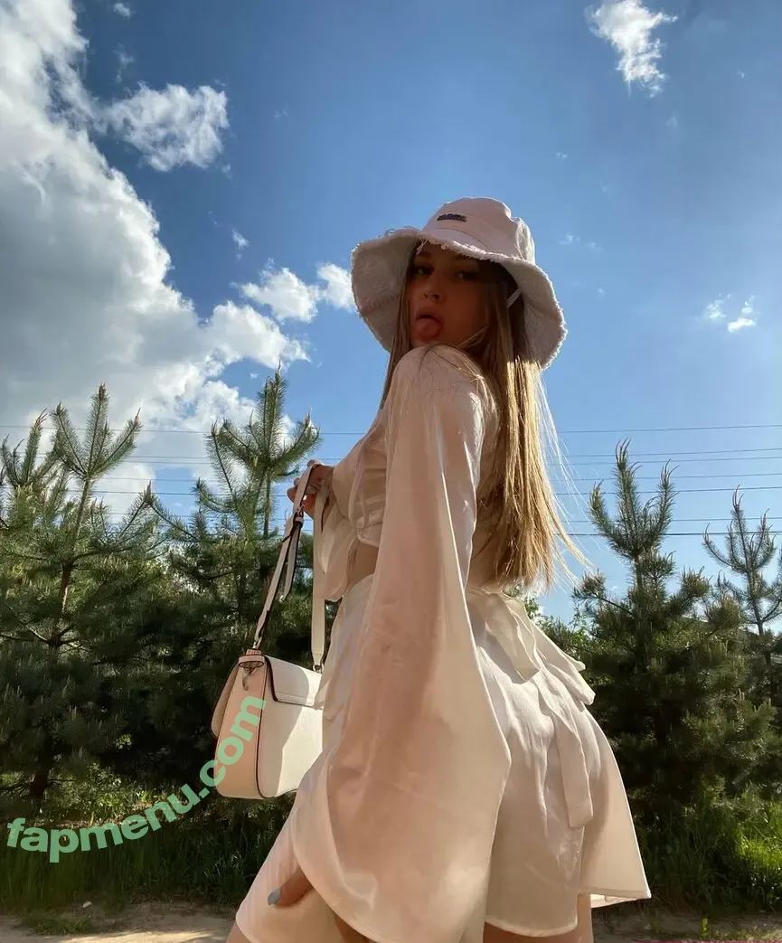 kkriskissd nude photo #0013 (kriss_kiss / kristina)