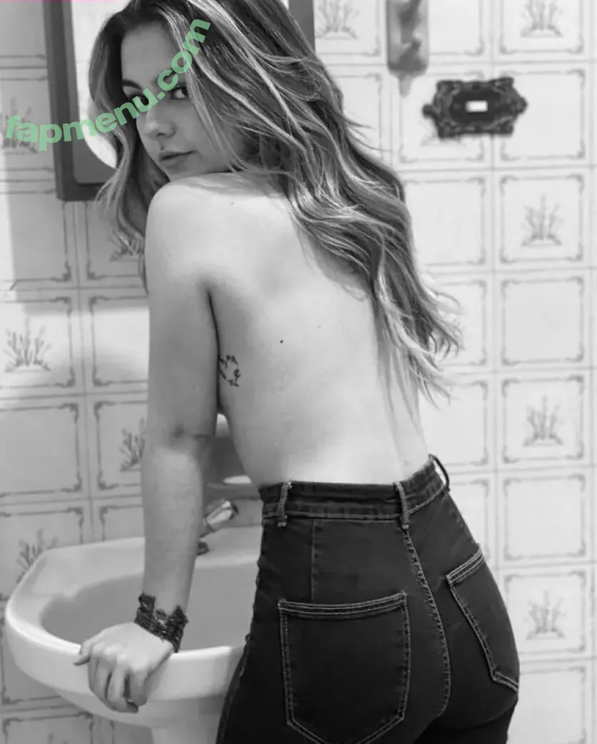Klara Castanho nude photo #0284 (klarafgcastanho)