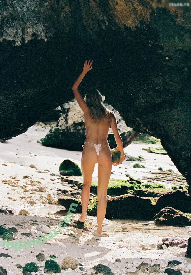 Klara Hellqvist nude photo #0205 (klarahellqvist)