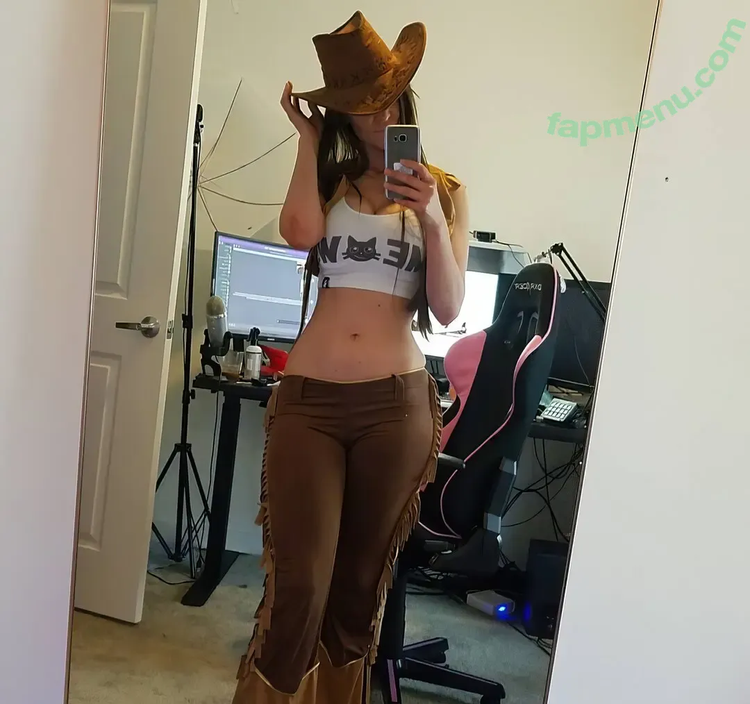 Kneecoleslaw nude photo #0034 (kneecoleslaw00)