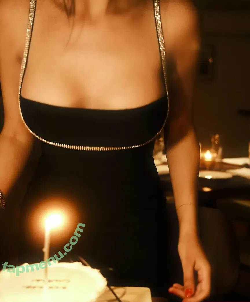 Komal Basran nude photo #0034 (komalbasrann)