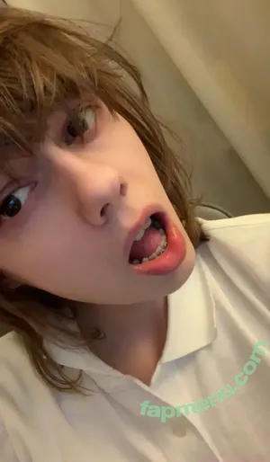 Konekazuwu / konekazuru nude photo #0017
