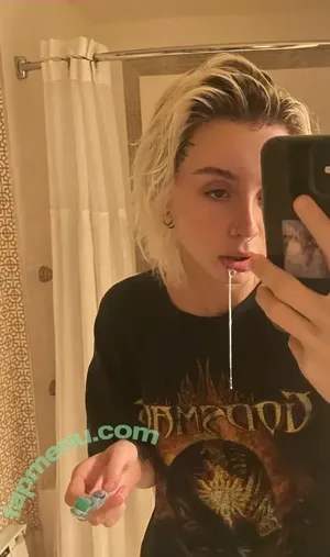 Kornsexual nude photo #0001