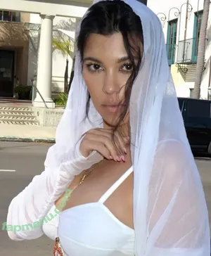 Kourtney Kardashian / kourtney_kardashian / kourtneykardash nude photo #1514