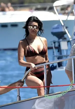 Kourtney Kardashian / kourtney_kardashian / kourtneykardash nude photo #1538