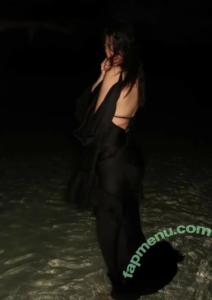 Kourtney Kardashian nude photo #1419 (kourtney_kardashian / kourtneykardash)