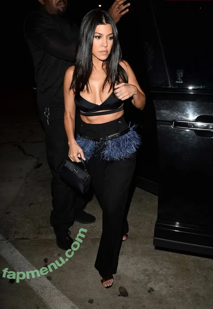 Kourtney Kardashian nude photo #1487 (kourtney_kardashian / kourtneykardash)