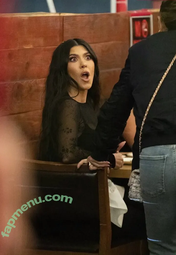 Kourtney Kardashian nude photo #1587 (kourtney_kardashian / kourtneykardash)