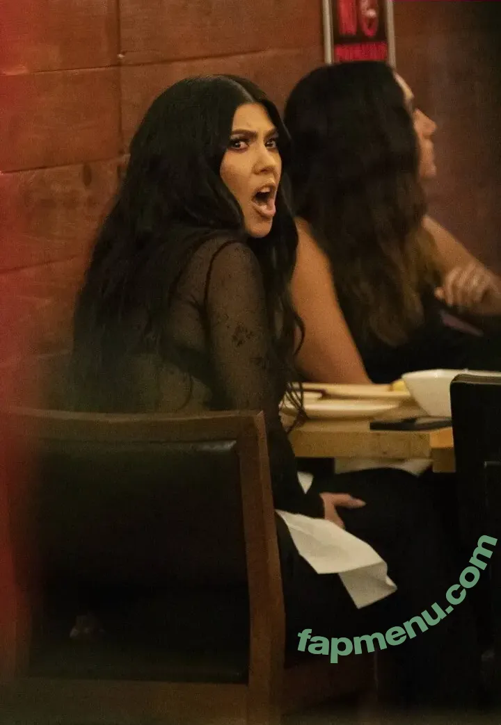Kourtney Kardashian nude photo #1592 (kourtney_kardashian / kourtneykardash)