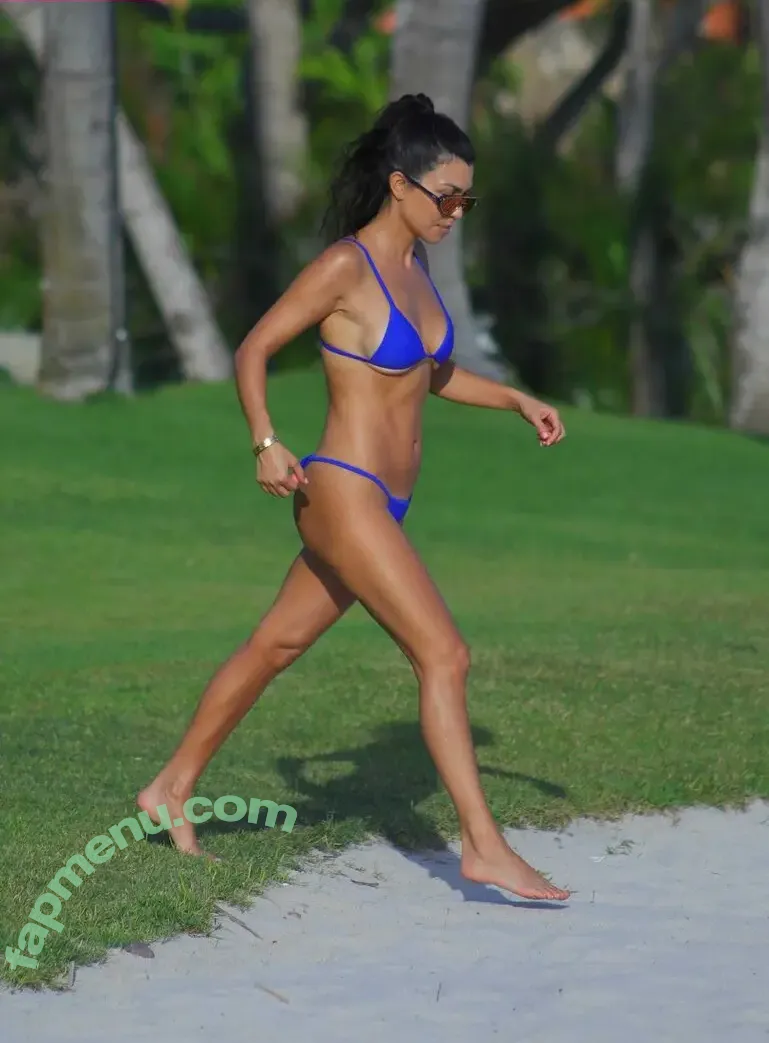 Kourtney Kardashian nude photo #1629 (kourtney_kardashian / kourtneykardash)