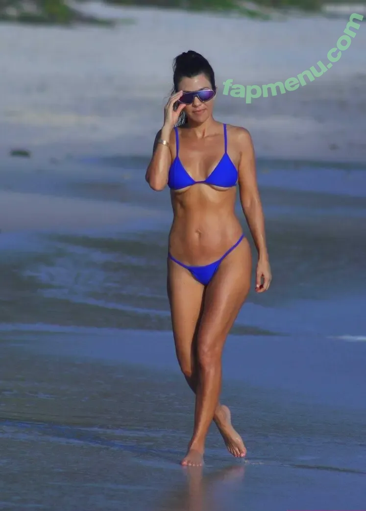 Kourtney Kardashian nude photo #1632 (kourtney_kardashian / kourtneykardash)