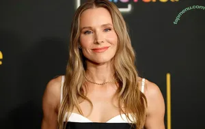 Kristen Bell / WWYTWrestling / kristenanniebell nude photo #1074