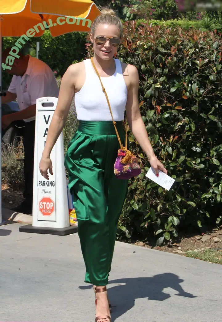 Kristen Bell nude photo #1044 (WWYTWrestling / kristenanniebell)