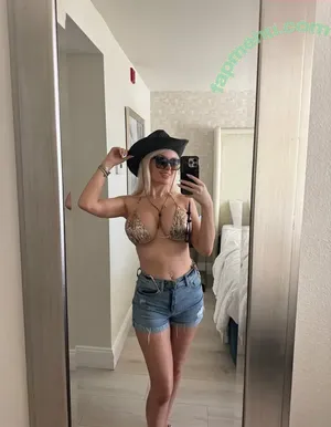 kristenlanaefree / kristenlanaeirl nude photo #0025