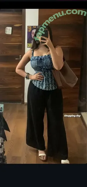Kriti Jain / kritiii444 / kritiijainn nude photo #0062