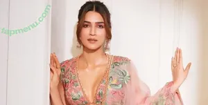 Kriti Sanon / kritisanon nude photo #0225