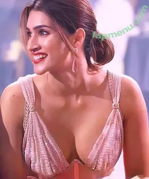 Kriti Sanon / kritisanon nude photo #0229