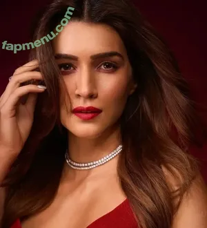 Kriti Sanon / kritisanon nude photo #0241
