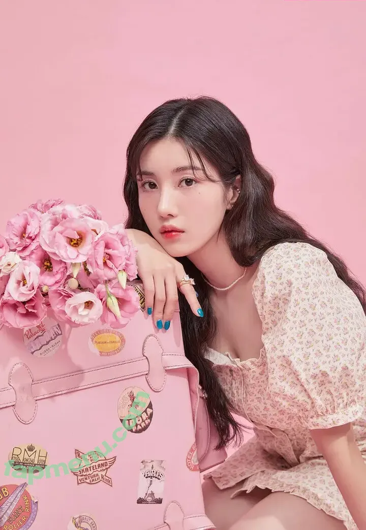kwoneunbi nude photo #0002 (kwoneunbi)