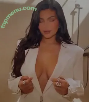 Kylie Jenner / KylieJenner / kyliejenner.2 nude photo #1150