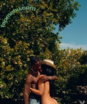 Kylie Jenner / KylieJenner / kyliejenner.2 nude photo #1229