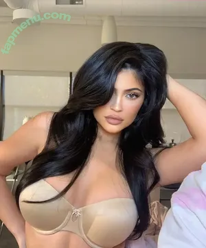 Kylie Jenner / KylieJenner / kyliejenner.2 nude photo #1237