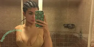 Kylie Jenner / KylieJenner / kyliejenner.2 nude photo #1240